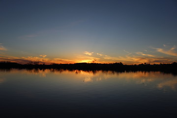 Obraz premium sunset over lake