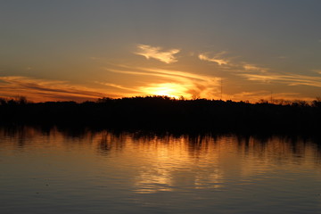 Obraz premium sunset over lake