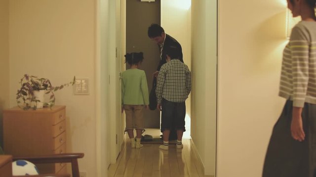 Children running to father