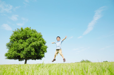 男の子　遊ぶ