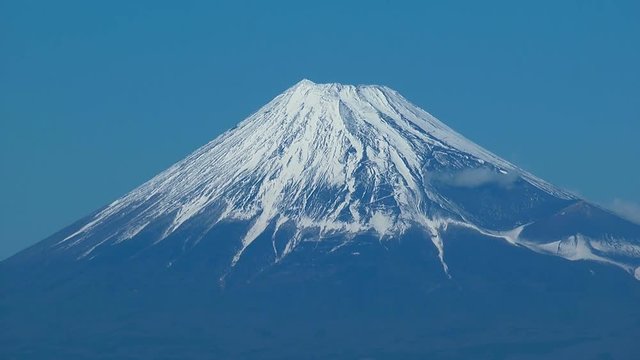 Snowcapped Mount Fuji,&nbsp;Numazu,&nbsp;Shizuoka&nbsp;Prefecture, Japan