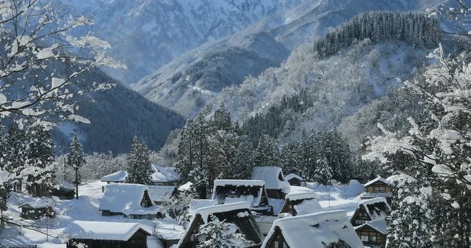 Tilt down of&nbsp;Ainokura&nbsp;village&nbsp;in winter, Japan