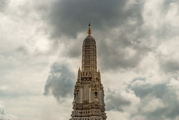 Wat Arun Ratchawararam Ratchawaramahawihan, the temple of Dawn bangkok is a temple on the Thonburi...