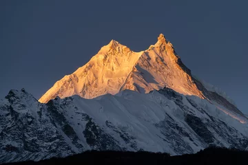 Foto auf Acrylglas Manaslu Manaslu-Gipfel bei Sonnenaufgang, achthöchster Gipfel der Welt im Himalaya-Gebirge, Nepal