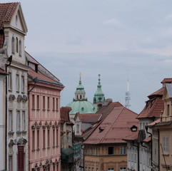 Calle de Praga. Iglesia al fondo.
