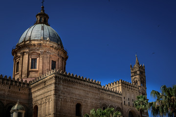Fototapeta na wymiar Kathedrale Maria Santissima Assunata in Palermo, Sizilien Italien, Detailansicht
