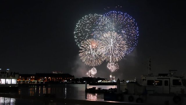 神奈川県 横浜市 みなとみらい 花火大会