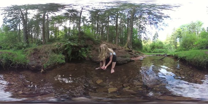 M&auml;dchen an einer Quelle mit Bach im Wald, Waldbaden, VR, VR360, 360 VR, 360 Grad Video, Kugelpanorama