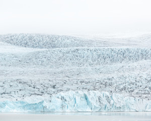   Fjallsarlon Glacier enters Vantjokull National Park 