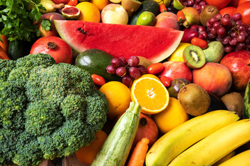 Composition with assorted raw organic vegetables