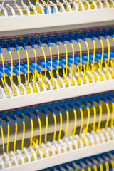 Cable électrique pour un serveur informatique