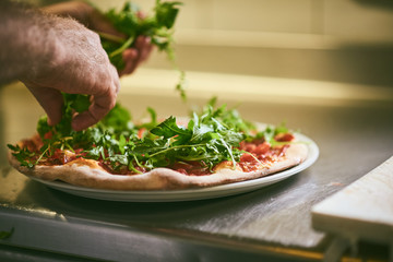 Preparazione della pizza