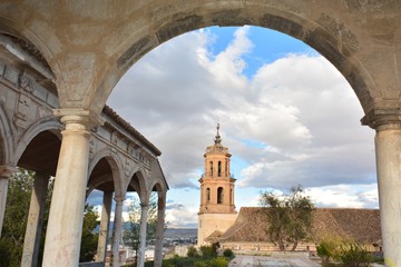 Vista de la torre de la Iglesia Mayor de Baza desde la Alcazaba, Granada, España