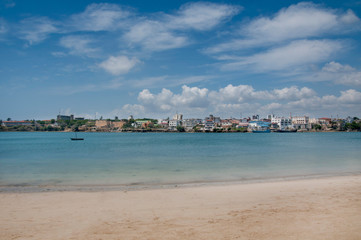 Fototapeta premium East Africa, Kenya, Mombasa waterfront with Fort Jesus