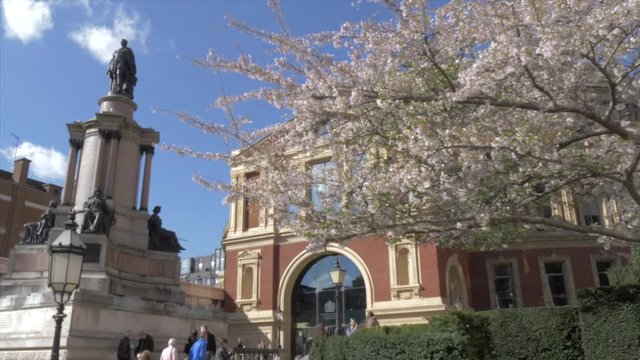 The Royal Albert Hall in springtime, Kensington, London, England, United Kingdom, Europe