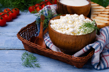 Granulated white cottage cheese