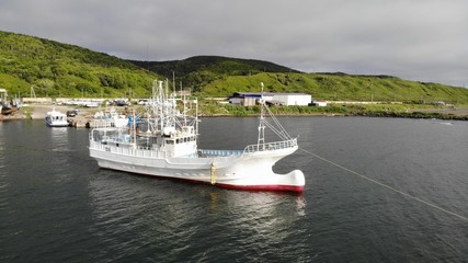 Fototapeta premium fishing boat in the bay