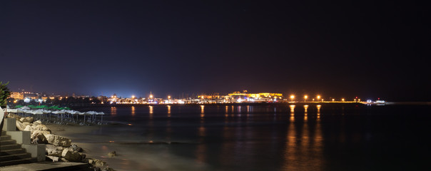 Fototapeta na wymiar Quay and marina at night 