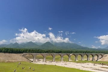 タウシュベツ川橋梁　夏