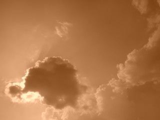 雲に隠された太陽