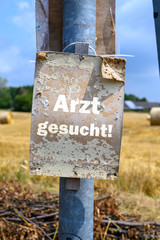 Schild Arzt gesucht