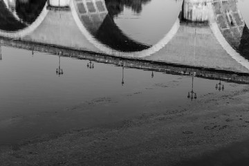 reflet d'un pont