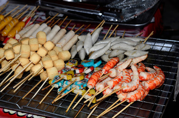 Auf einem Strassenmarkt in Thailand