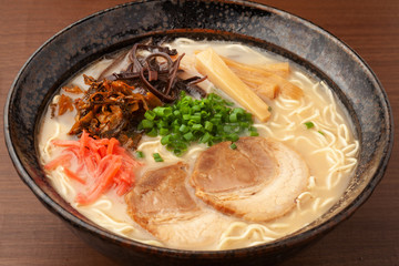 豚骨ラーメン