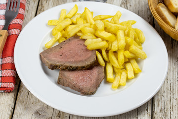 r&ocirc;ti de boeuf et frites