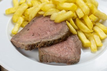 rôti de boeuf et frites