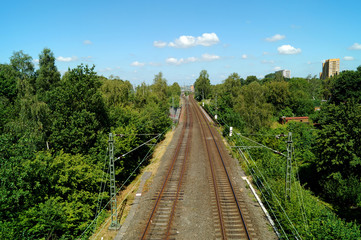 Fototapeta na wymiar Scenic view of rails from a bridge