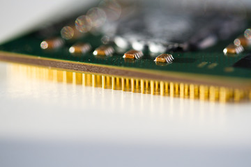 CPU