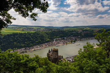 Fototapeta na wymiar Panorama of the Rhine River Valley with Castle Katz