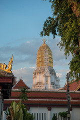 Fototapeta premium THAILAND PHITSANULOK WAT RATANA MAHATHAT