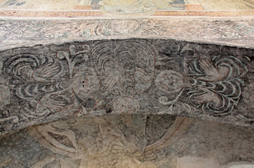 la Santa Trinità; affresco sull'arco santo della chiesa di San Procolo a Naturno