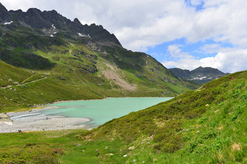 Fototapeta na wymiar Silvretta-Stausee im Bundesland Vorarlberg