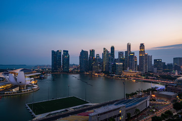 Fototapeta na wymiar Singapore cityscape at Magic hour