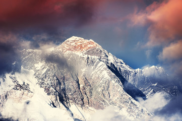 Obrazy na Szkle  Widok na Mount Everest i Mount Lhotse o zachodzie słońca w Himalajach, Nepal.