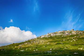 Fjell Landschaft mit blauem Himmel, unberührte Natur, Landschaftsidyll