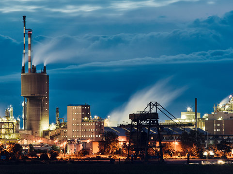 Industrie bei Nacht