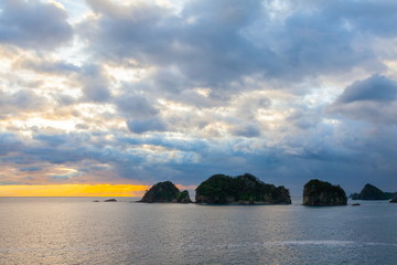 伊豆半島西海岸の夕景、堂ヶ島方面を望む、静岡県西伊豆町仁科沢田公園にて