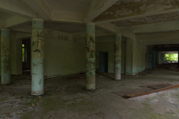 Concrete columns with drawings of children's characters. Cartoon characters of the Soviet era.