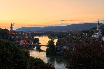 Obraz premium Laufenburg am frühen Morgen