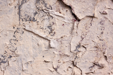 wall with white cracked paint