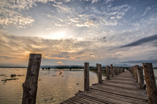Sunrise at U Bein Bridge in Mandalay, Maynmar