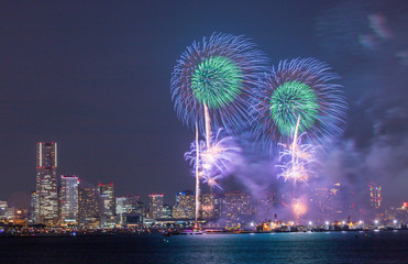 横浜みなとみらいスパーリングナイト花火大会