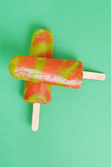  top view strawberry and kiwi popsicle