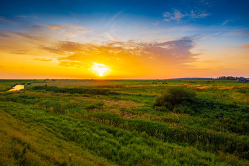 Abendhimmel über den Dünen der Nordsee in Husum