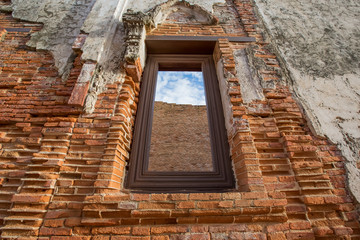 Window of ruin temple, Wat Yai Chom Prasat - Samut Sakhon, Thailand