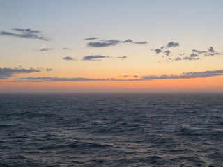 Fototapeta na wymiar Abendstimmung auf dem Meer